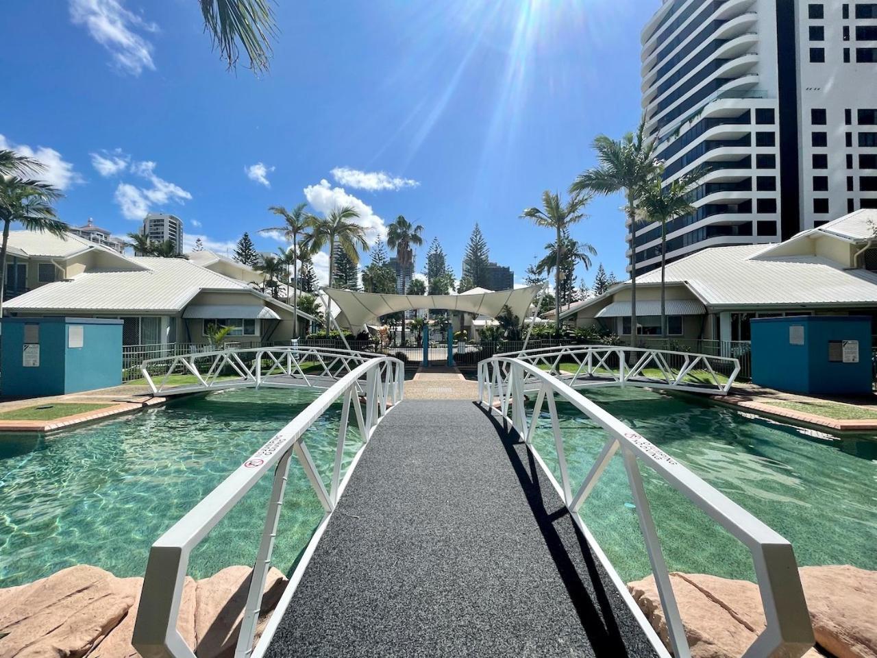 Diamond Broadbeach 115 Apartment Gold Coast