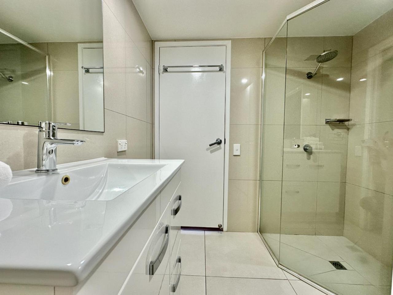 Diamond Broadbeach 115 * Gold Coast