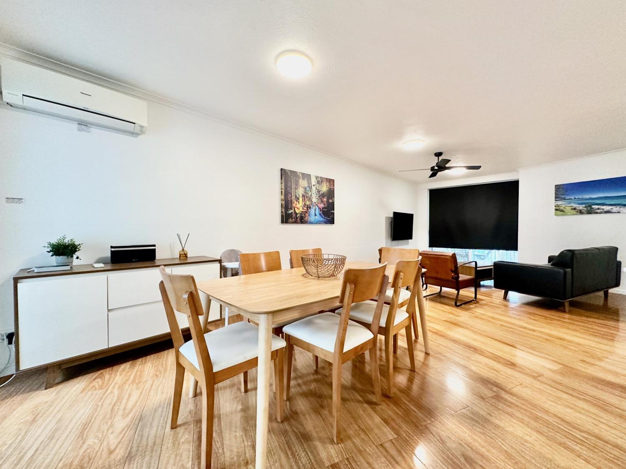 Diamond Broadbeach 115 *